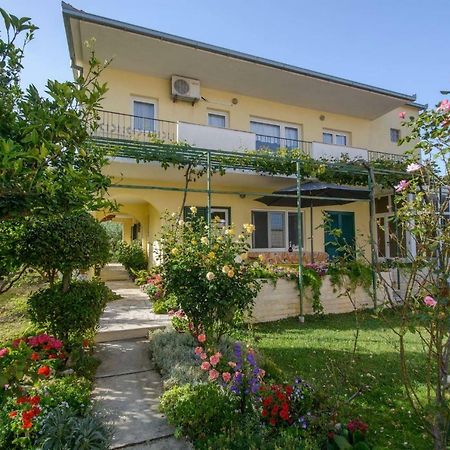 Green garden house Kaštela Buitenkant foto